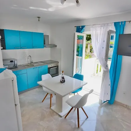 Lenka Apartment *