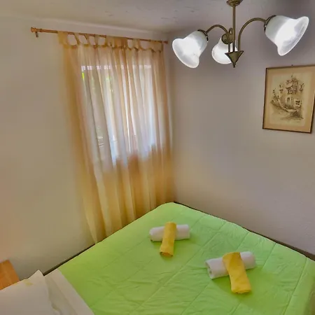 Lenka Apartment *